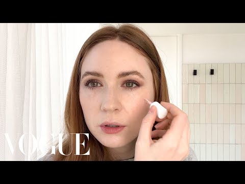 Karen Gillan’s Makeup Guide for Redheads | Beauty Secrets | Vogue