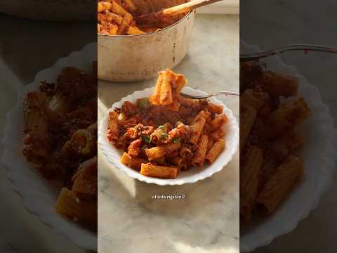 High protein and vegan tofu rigatoni pasta recipe ๐ #veganuary #shorts