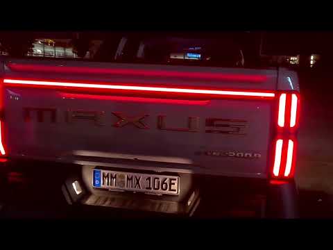 Maxus e Terron 9 bei Nacht