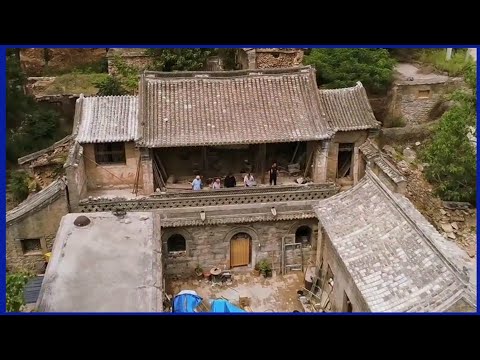 Renovating an ancient Chinese house abandoned for many years