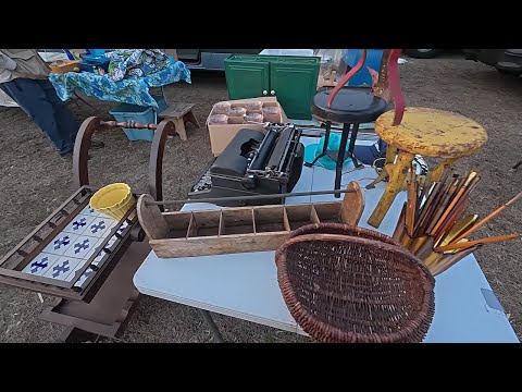 Busy Day Selling Vintage & Antiques at Elephant's Trunk Flea Market