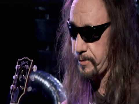 Ace Frehley; "Cold Gin" guitar lesson. 2010.