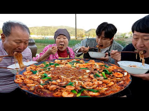 My parents' beloved singer Shin Sung visited our home! Nakgopsae! - Mukbang eating show