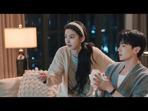 She breaks up with her boyfriend because of family problems, but years later they meet again and ...