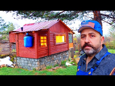 24 Hours alone in the forest hiding in a wooden house against freezing cold!