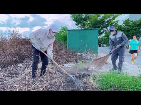 I cleaned up and saw the NEIGHBORS' kiosk set up right on the sidewalk