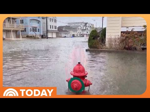 Nor'Easter Pummels East Coast With Rain, Wind, Flash Flooding