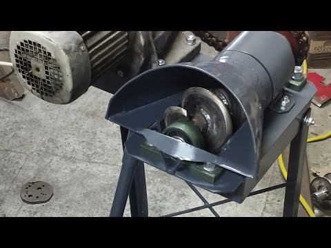 Шнековий подрібнювач з приводом від електро двигуна, щепоріз