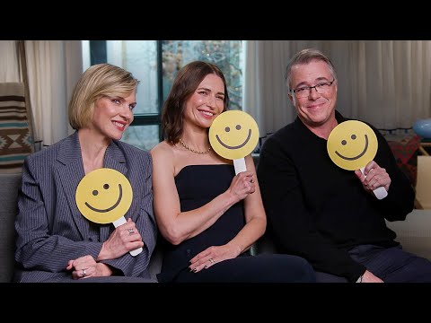 "NO FOOD STUFFED IN FOOD!" | Pluribus' Rhea Seehorn, Karolina Wydra & Vince Gilligan - Happy or Sad