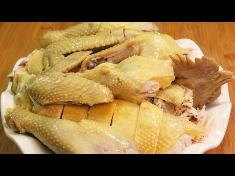 把鸡放到盐水里泡一泡，出锅比烤鸡还好吃，学会全家夸你是大厨