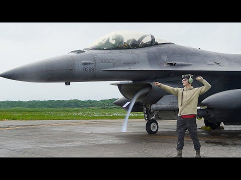 US Powerful F-16 Creates Mini Tornado Before Takeoff