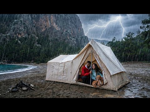 Gök Gürültülü Sağanak Yağmurda Şişme Çadır Kampı ⚡ | Çadırımız Su Aldı 😱