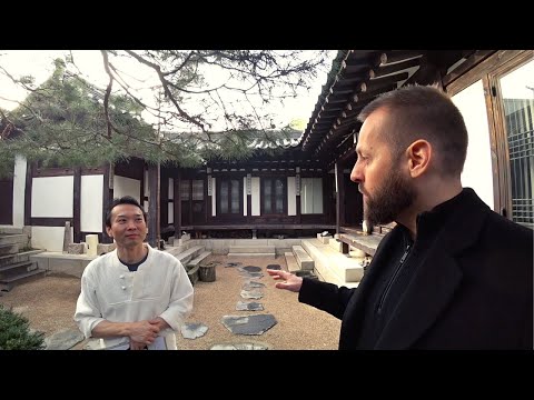 I Rented a Korean Hanok House 🇰🇷