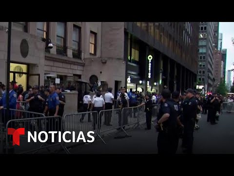 Miles de mexicanos desbordan consulado en Los Ángeles | Noticias Telemundo