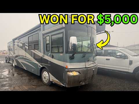 Steal Deal?! Mike Won a CLEAN Title 2007 Winnebago Journey RV With Ceiling Damage