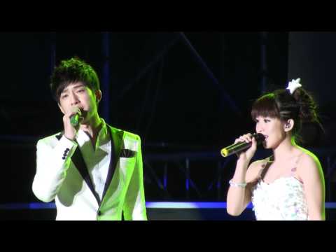 991231台東跨年晚會41瑤瑤 井柏然 暖暖手