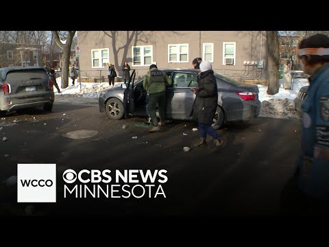 ICE agents clash with community in south Minneapolis, and more headlines