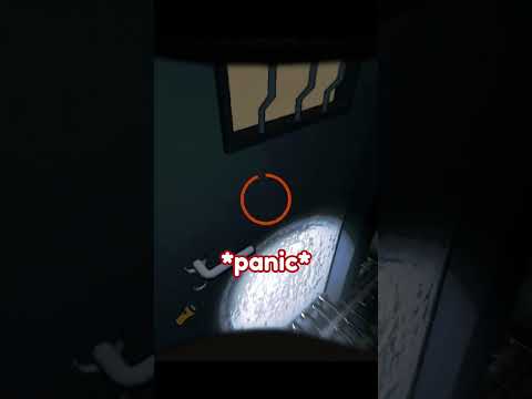 "just a bug guarding the loot" #gaming #shorts #lethalcompany