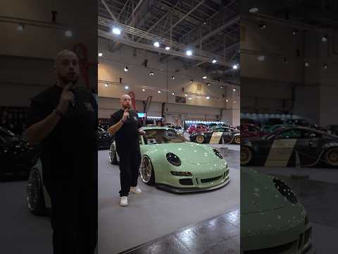 Right me if I’m wrong but there’s no better way to finish a show car than with a proper wax #porsche