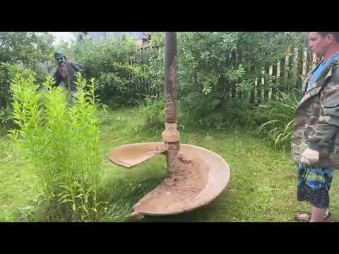 Бурение колодца машиной