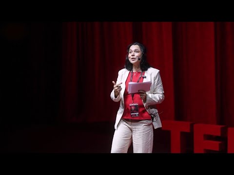 How I found clarity in the messy middle | Shahinda Baig | TEDxDubai College