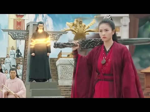 After 5 years in seclusion, villainess reappears to save her lover and annihilate all top masters.