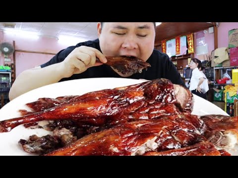 Big Fat Challenge Eating Roasted Goose in Shunde, Guangdong! I ordered a whole crust and smooth mea