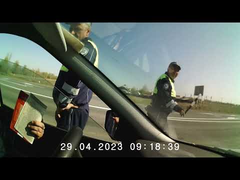 И такое бывает: меня остановил глухой со справкой, в форме сотрудника ДПС...