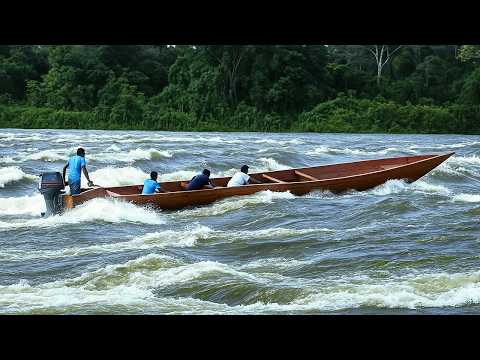 Gold Hunters of Suriname: Life on the Edge of the River