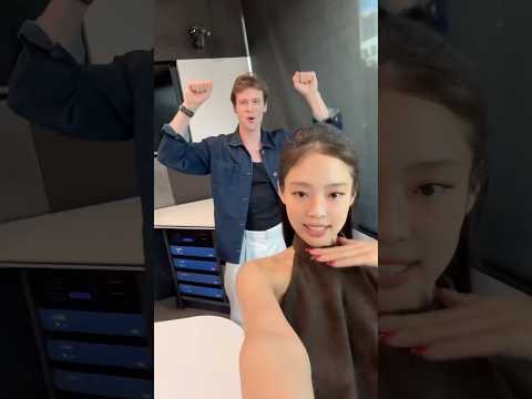 She’s here!! @jennierubyjane #jennie #ruby #likejennie #blackpink