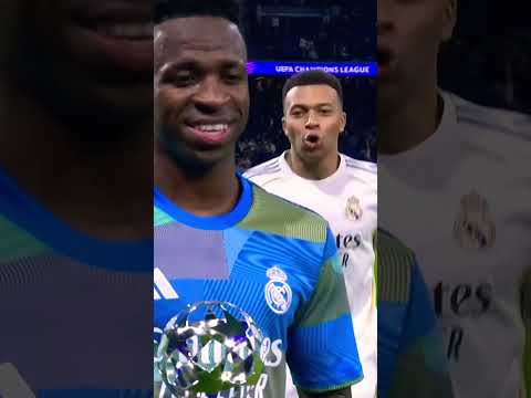 Mbappé sneaks up on Vini! 🤣