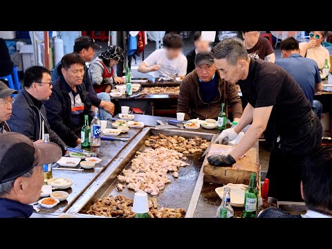 어르신들의 성지! 다른데서 먹으면 욕하는 맛? 여기서 먹으면 전설의 맛!! 지독한 누린내 싹 잡은 돼지부속 무한리필! 모란시장 쌍둥이네 / korean street food