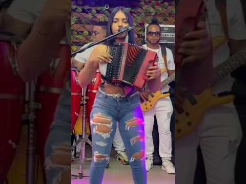 Como el Perro 🐕 bebe Agua - Nelly Swing la Rompe Ola 🌊 (Merengue Típico)