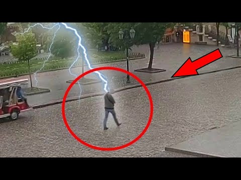 Incredible Lightning Strikes Caught on Camera