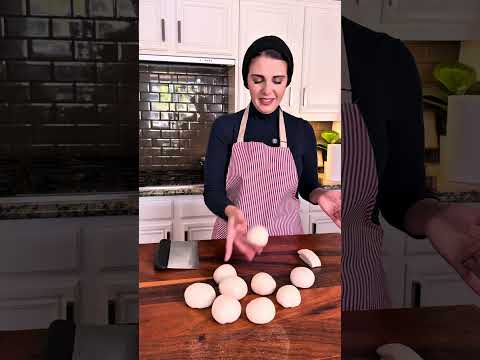 لو عندكم دقيق وميه بمكونين بس فطاير محشيه ريحتها هاتقلب البيت وهايطلبوها منك كل يوم ♥️