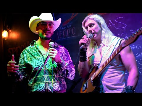 He Asks if I Know Bad Bunny and This Singer Shocks The Crowd 