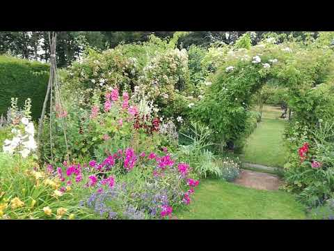 A Gertrude Jekyll Garden.The Manor House Garden, Upton Grey. Hants