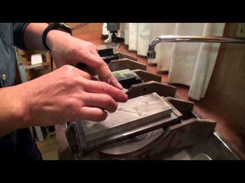 鉋刃を研ぐ（基本）Sharpen a plane blade（ Kanna Project Main)