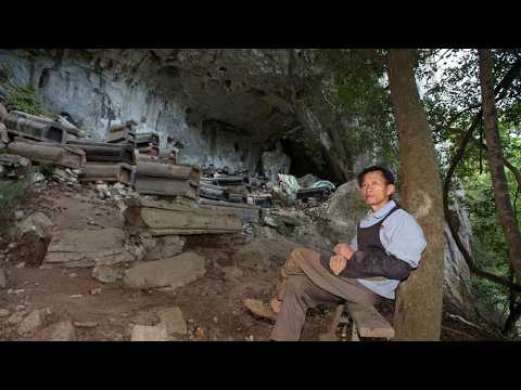 China’s most mysterious old man guards 567 coffins alone—won’t quit despite ¥300 monthly pay.