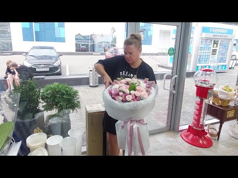 Для моих любимых начинающих флористов🥰У вас всё получится 👌Два круглых букета на 8 000 и 3 000😘Удачи