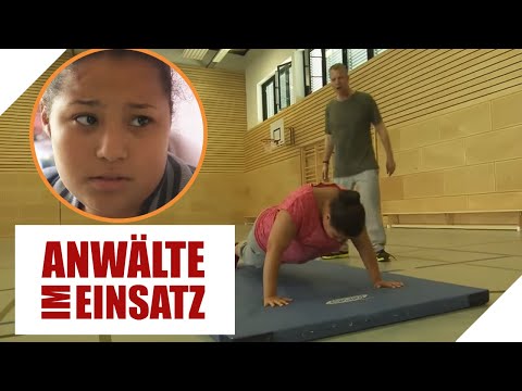"Fetti!" Mareikes Tochter wird vom Sportlehrer fertig gemacht 😪​😡​ ​| 1/2 | Anwälte im Einsatz SAT.1