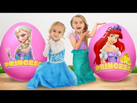 Alice bermain dengan Telur Kejutan Raksasa