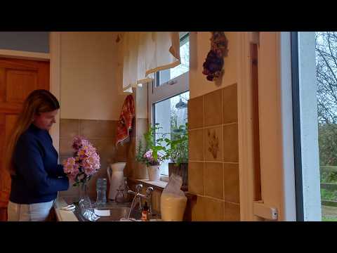 A arte de viver lentamente no interior | Vela artesanal e costura criativa