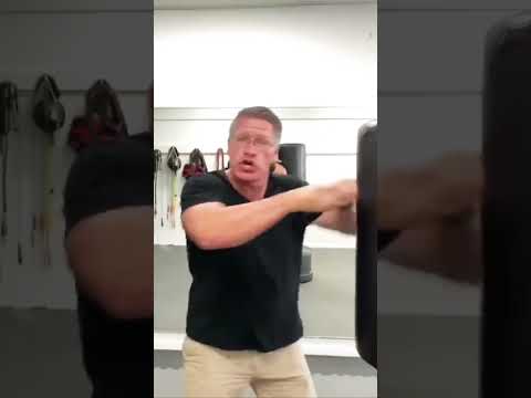 Fighting with the short self defense stick