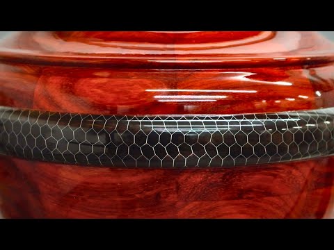 Woodturning a Snakeskin Patterned Bowl