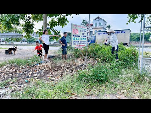The girl and her neighbors suspected us of being bad people when we came to clean their area