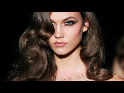 SUPERMODEL KARLIE KLOSS | RUNWAY COLLECTION