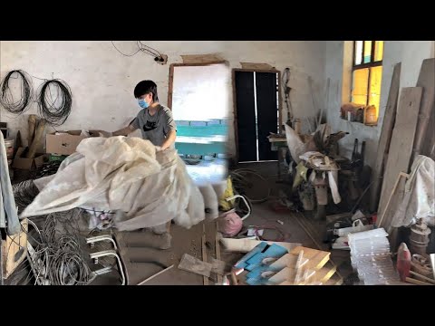 Young man returns to town and gives a 20-year-old dilapidated house a complete makeover