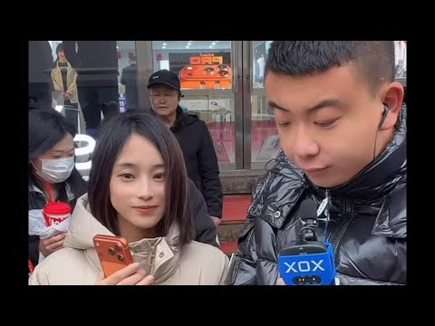 孤苦伶仃的姑娘开始了新的生活