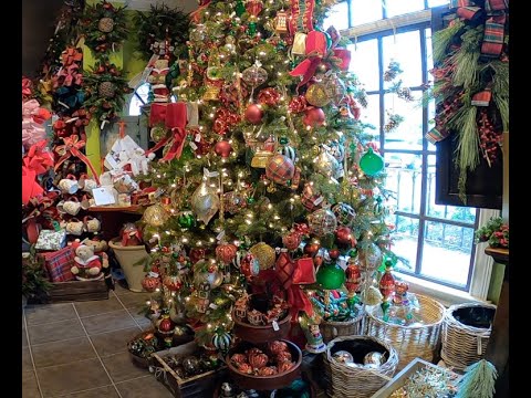 Yard Sales and My Favorite Store Is Decorated and Ready for the Holidays. Come Take A Tour With Me!!